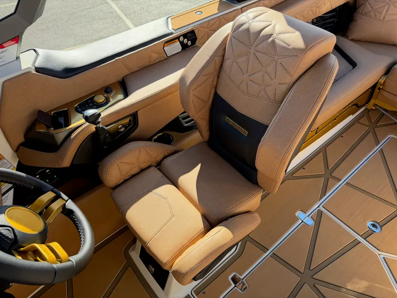 Slide: The Image of Nautique Paragon G23 2026 - 28