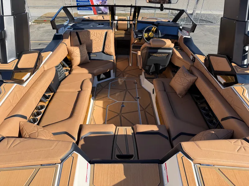 Slide: The Image of Nautique Paragon G23 2026 - 19