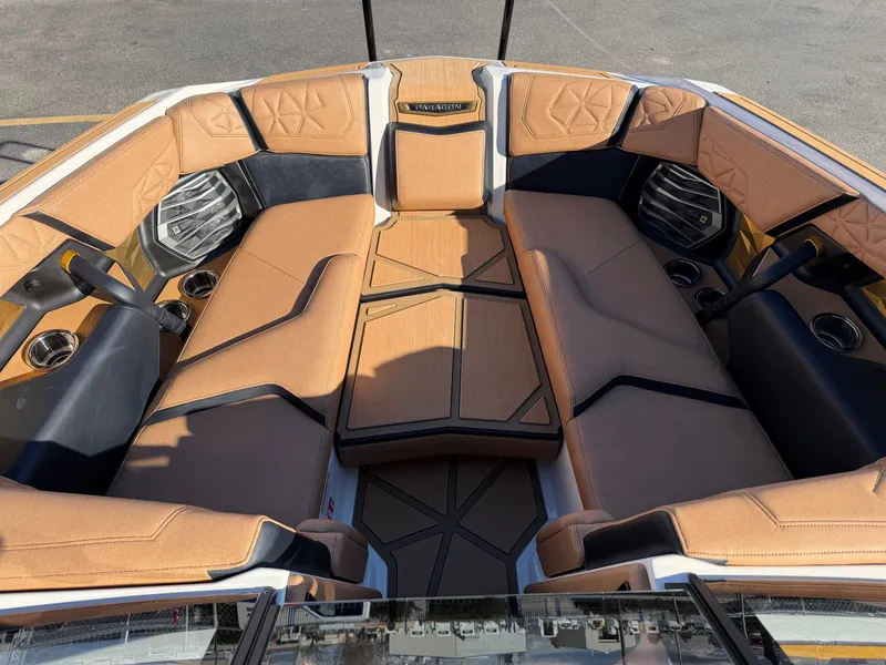 Slide: The Image of Nautique Paragon G23 2026 - 31