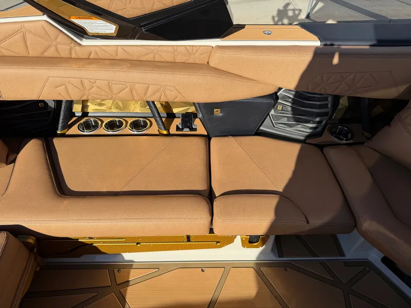 Slide: The Image of Nautique Paragon G23 2026 - 25