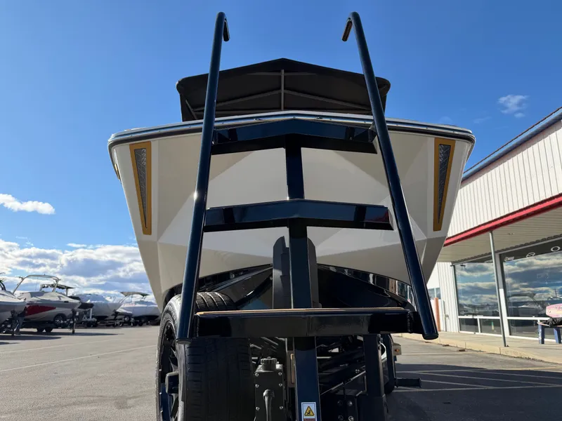 Slide: The Image of Nautique Paragon G23 2026 - 10
