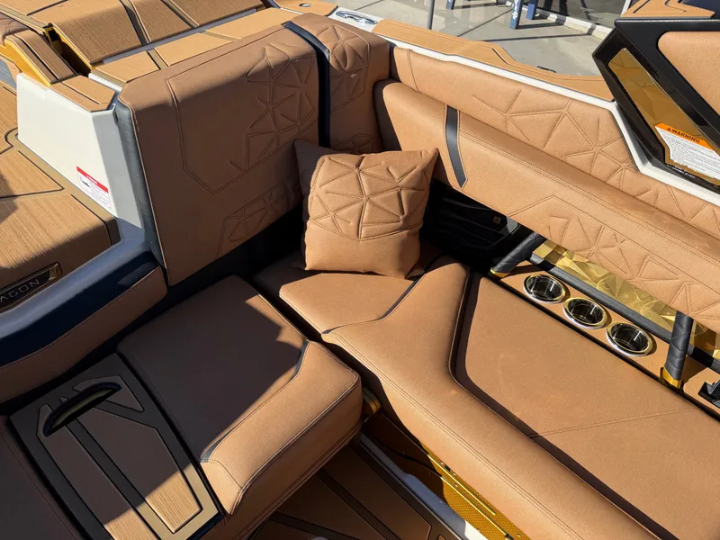Slide: The Image of Nautique Paragon G23 2026 - 24
