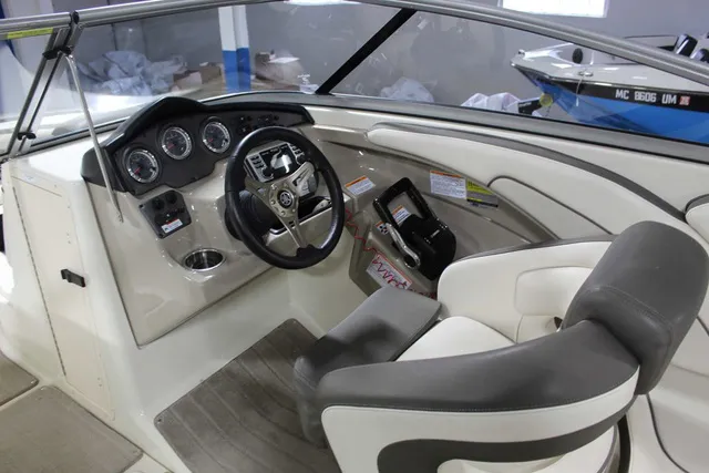 Slide: The Image of Yamaha 242 Limited S 2014 - 4