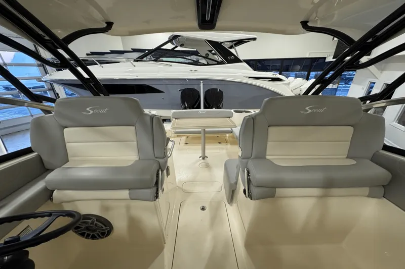 Slide: The Image of Scout 255 Dorado 2025 - 28