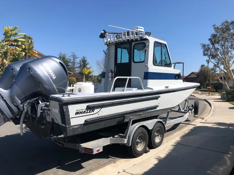 Slide: The Image of Boston Whaler Challenger 2001 - 6