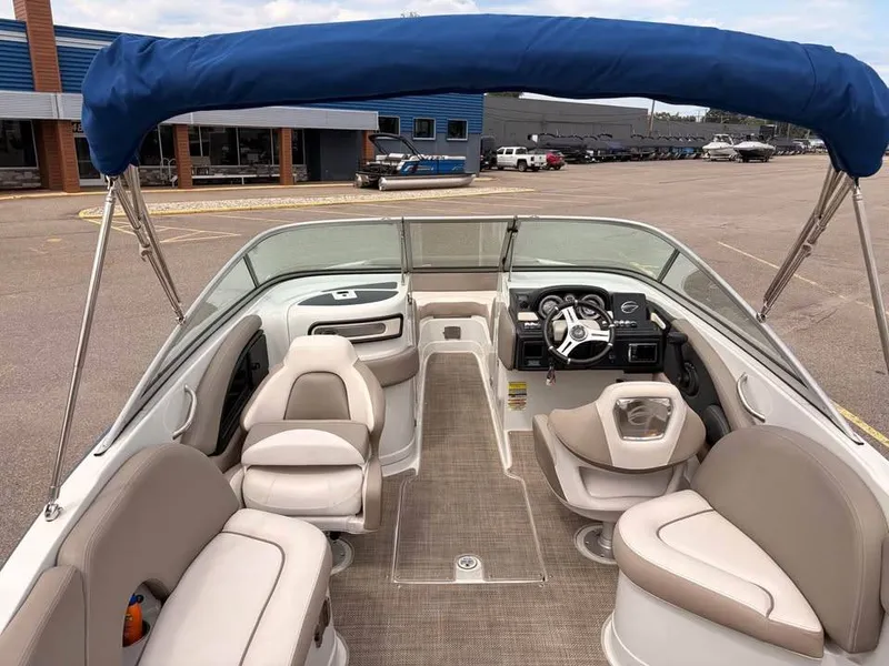 Slide: The Image of Crownline Boats Boats E22 2018 - 4