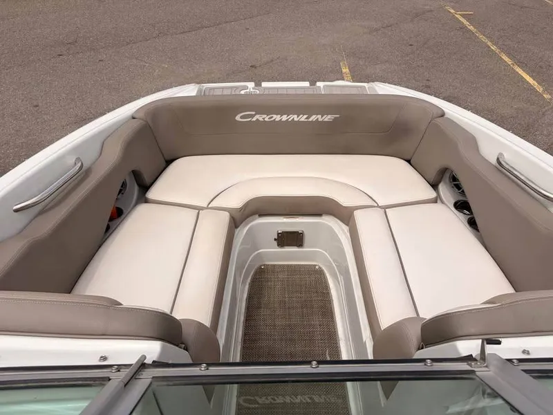 Slide: The Image of Crownline Boats Boats E22 2018 - 1