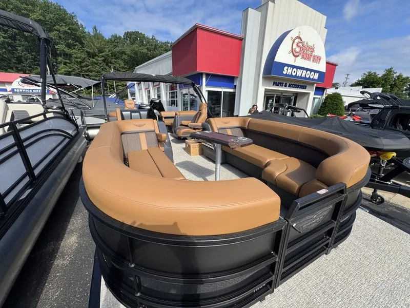 The Image of Bennington 24 M FASTBACK 2025 - 0