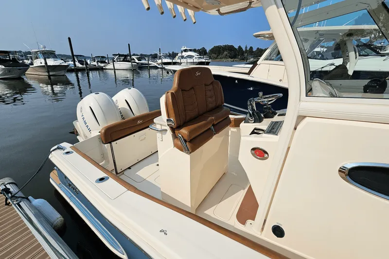 Slide: The Image of Scout 255 LXF 2020 - 20