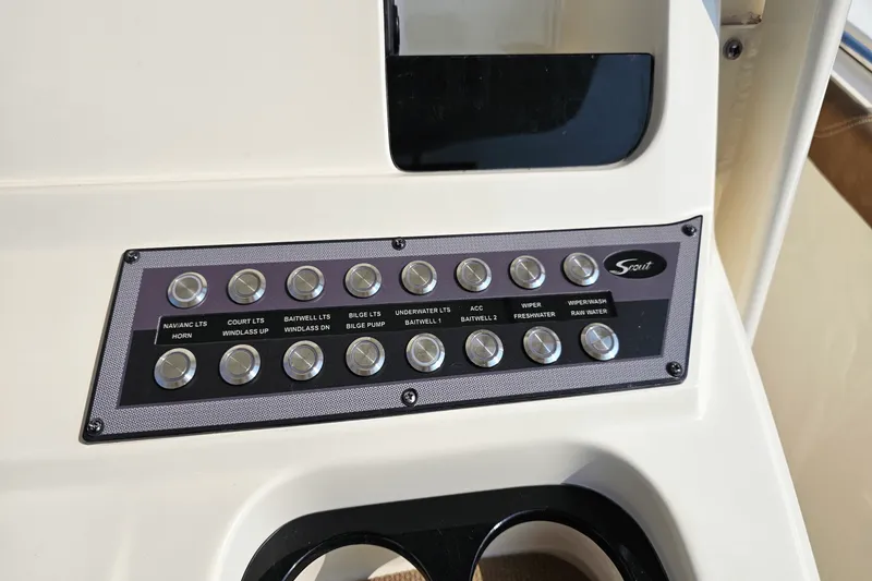 Slide: The Image of Scout 255 LXF 2020 - 28