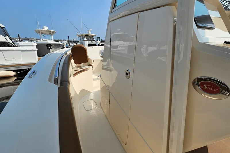 Slide: The Image of Scout 255 LXF 2020 - 33