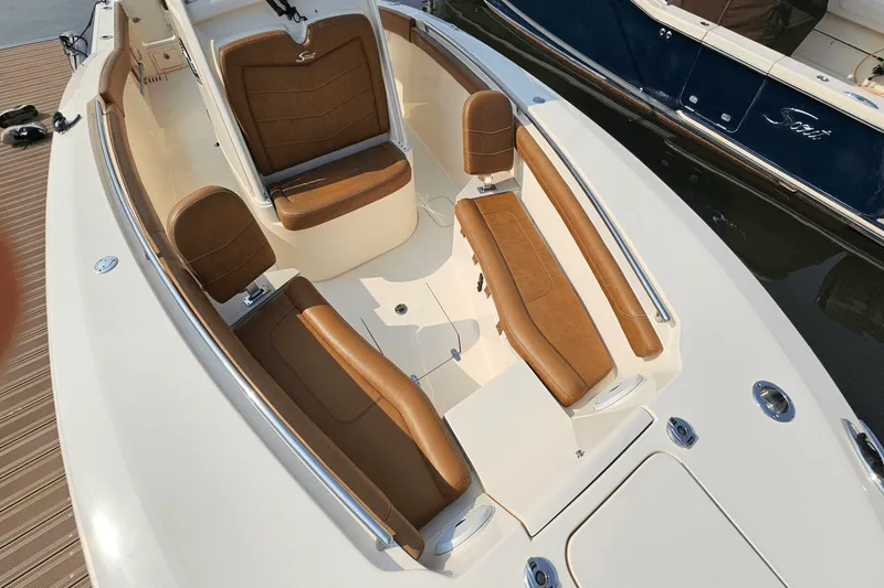 Slide: The Image of Scout 255 LXF 2020 - 44