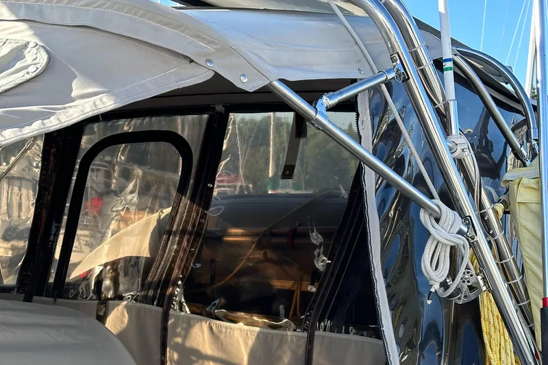 Slide: The Image of Hunter 320 2001 - 102