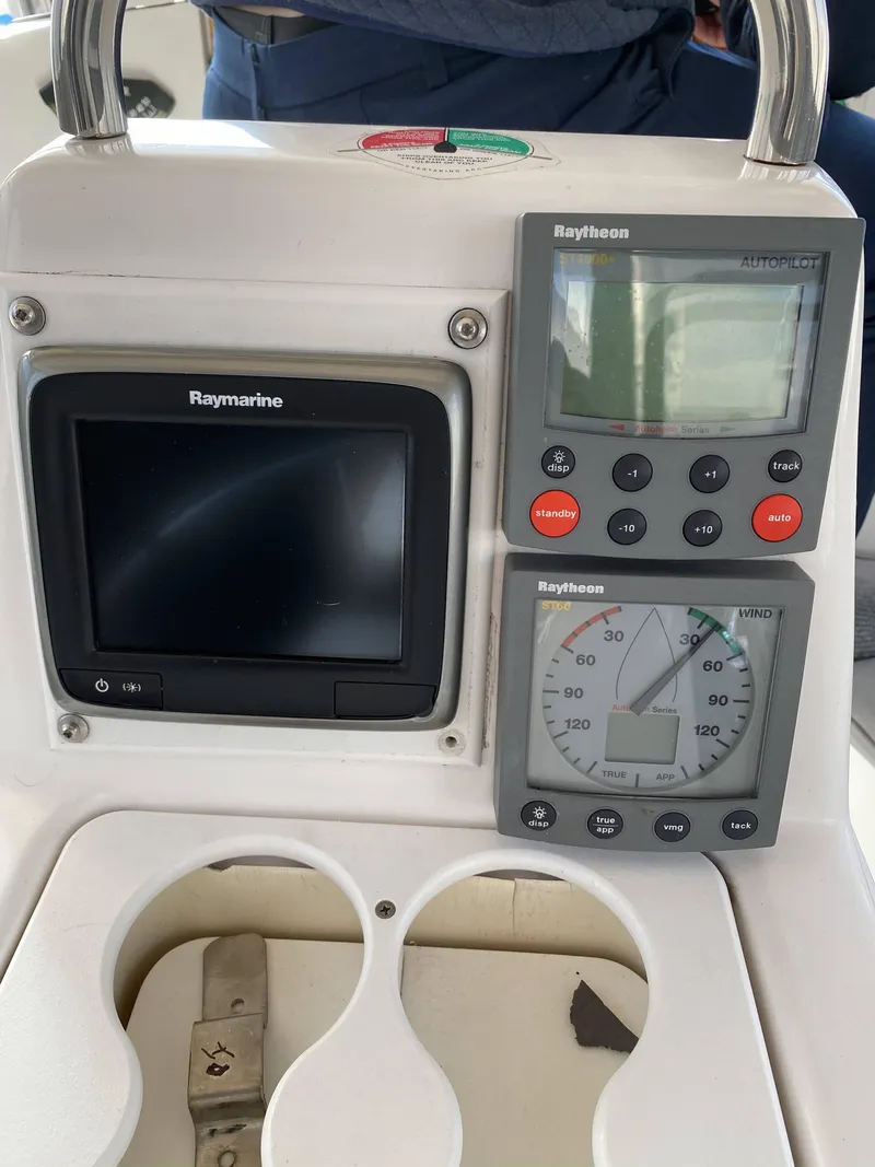 Slide: The Image of Hunter 320 2001 - 22