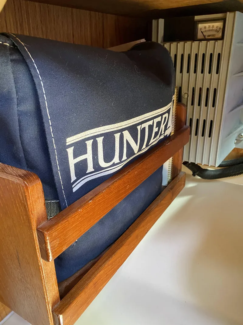 Slide: The Image of Hunter 320 2001 - 56