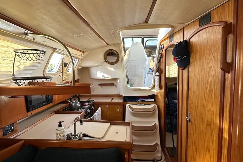 Slide: The Image of Hunter 320 2001 - 128