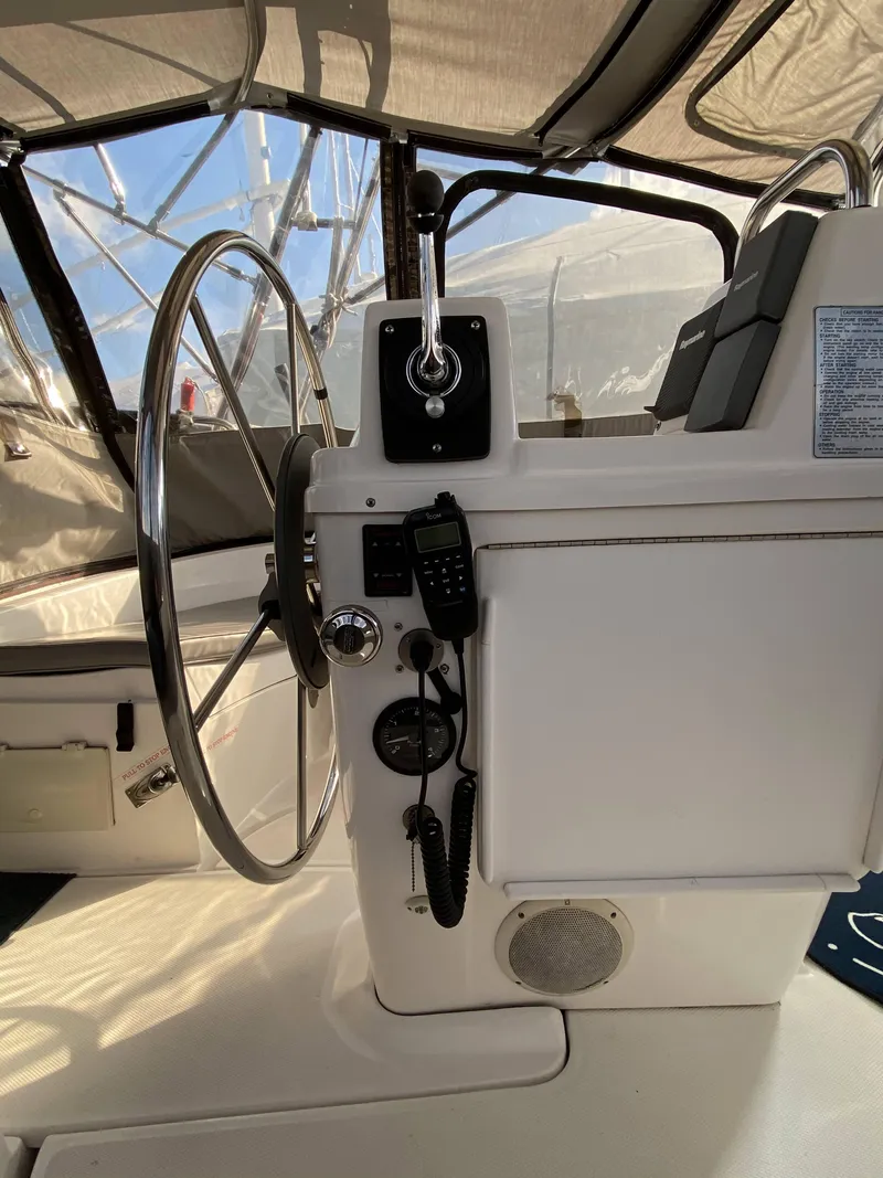 Slide: The Image of Hunter 320 2001 - 18