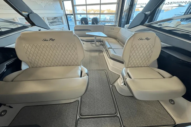 Slide: The Image of Sea Ray SLX 280 2025 - 21