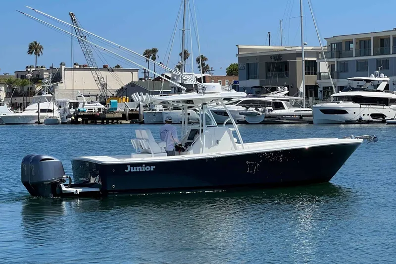 Slide: The Image of Regulator Marine 28 Forward Seating 2011 - 10