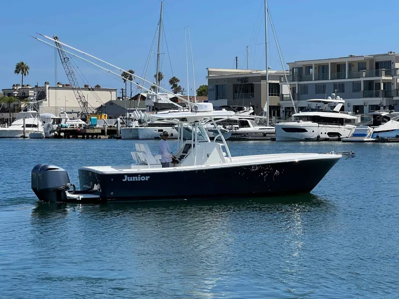 The Image of Regulator Marine 28 Forward Seating 2011 - 0