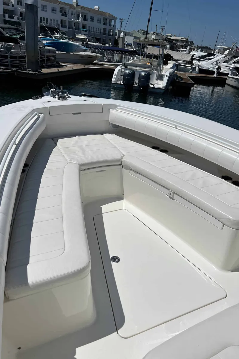 Slide: The Image of Regulator Marine 28 Forward Seating 2011 - 9