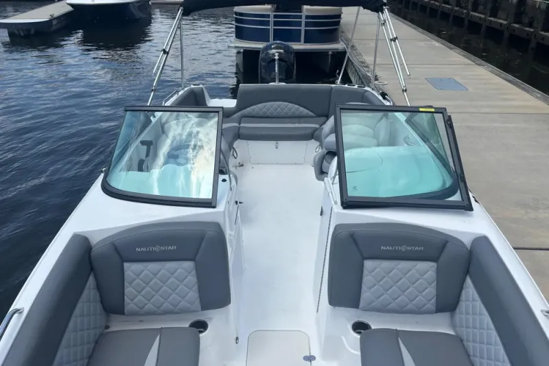 Slide: The Image of NauticStar 223 DC 2025 - 4