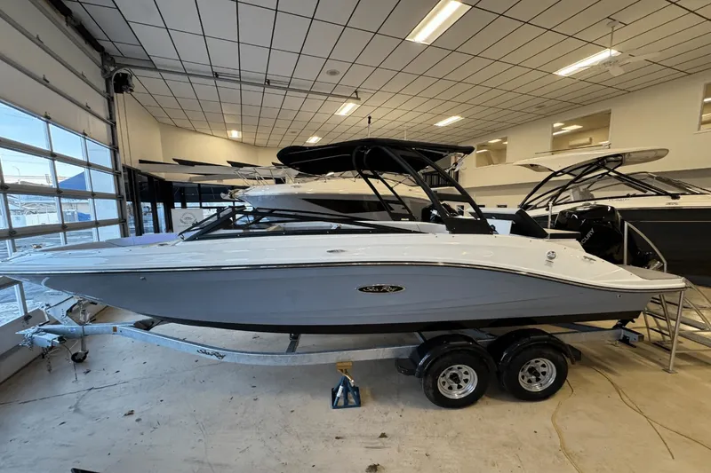 Slide: The Image of Sea Ray SPX 230 Outboard 2025 - 0