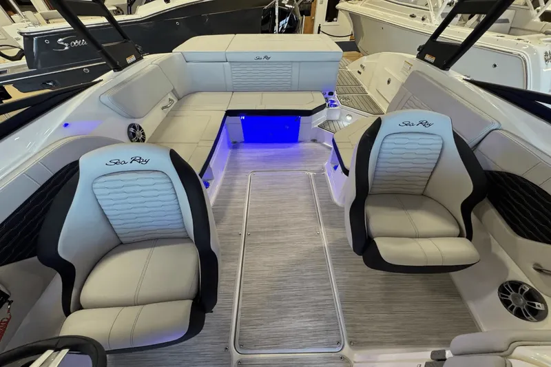 Slide: The Image of Sea Ray SPX 230 Outboard 2025 - 26