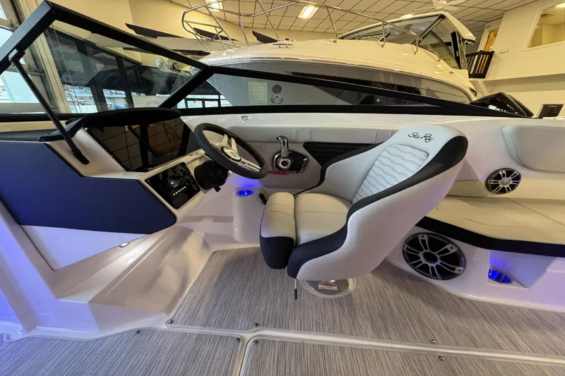 Slide: The Image of Sea Ray SPX 230 Outboard 2025 - 37