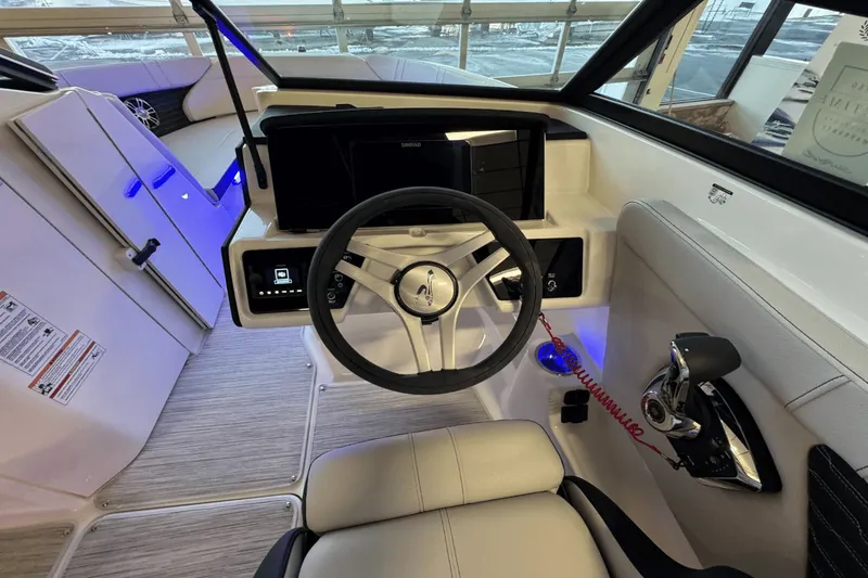 Slide: The Image of Sea Ray SPX 230 Outboard 2025 - 42