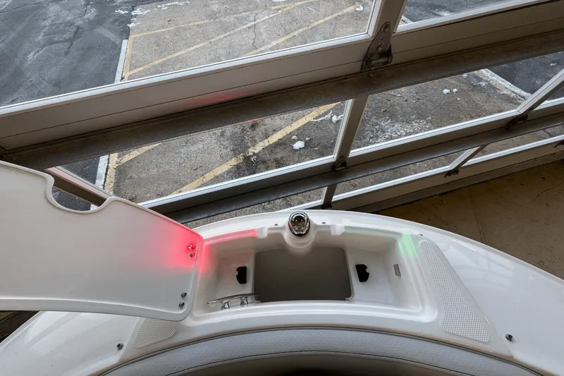 Slide: The Image of Sea Ray SPX 230 Outboard 2025 - 49