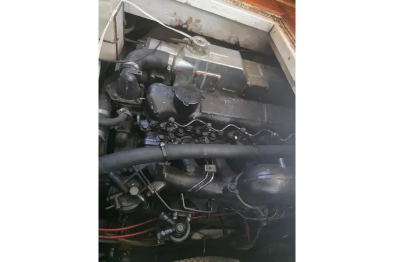 Slide: The Image of Bayliner 3888 Motoryacht 1990 - 29