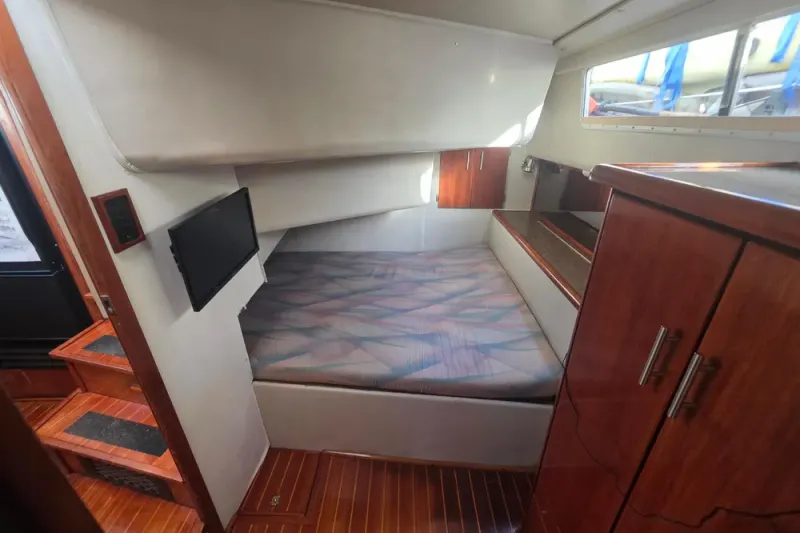 Slide: The Image of Bayliner 3888 Motoryacht 1990 - 11