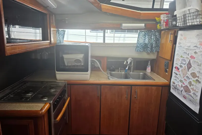 Slide: The Image of Bayliner 3888 Motoryacht 1990 - 12