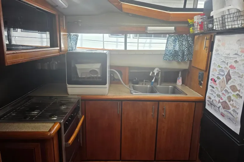 Slide: The Image of Bayliner 3888 Motoryacht 1990 - 13