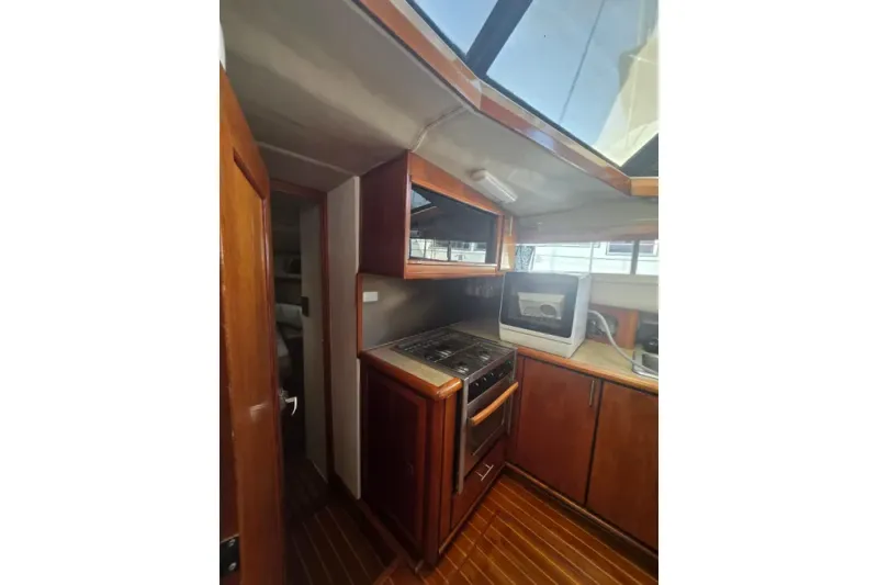 Slide: The Image of Bayliner 3888 Motoryacht 1990 - 15