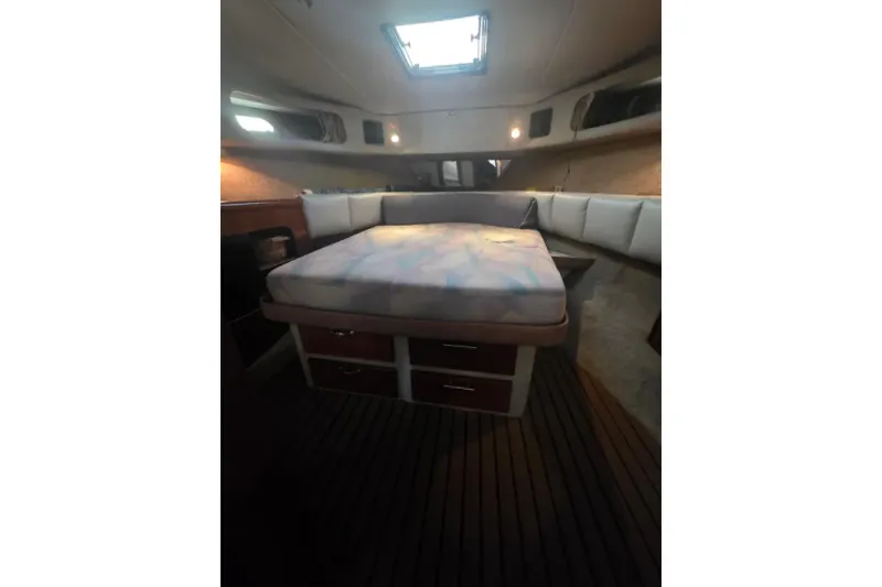 Slide: The Image of Bayliner 3888 Motoryacht 1990 - 21