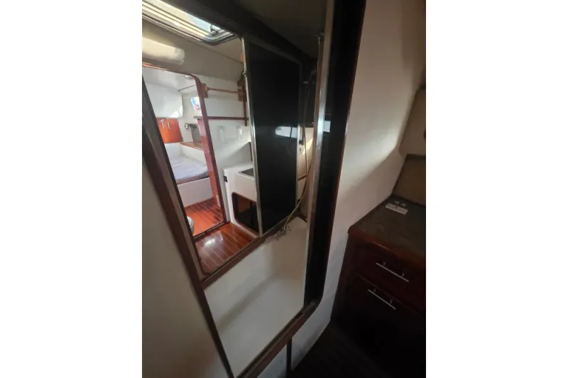 Slide: The Image of Bayliner 3888 Motoryacht 1990 - 25