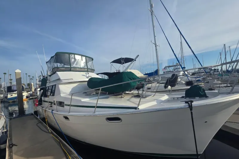 Slide: The Image of Bayliner 3888 Motoryacht 1990 - 3