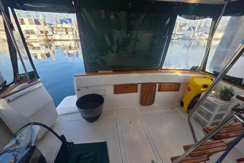 Slide: The Image of Bayliner 3888 Motoryacht 1990 - 38