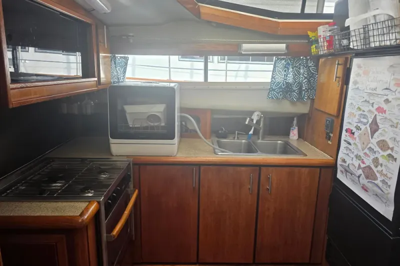 Slide: The Image of Bayliner 3888 Motoryacht 1990 - 13