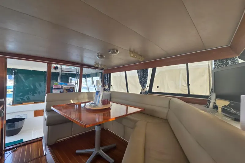 Slide: The Image of Bayliner 3888 Motoryacht 1990 - 4