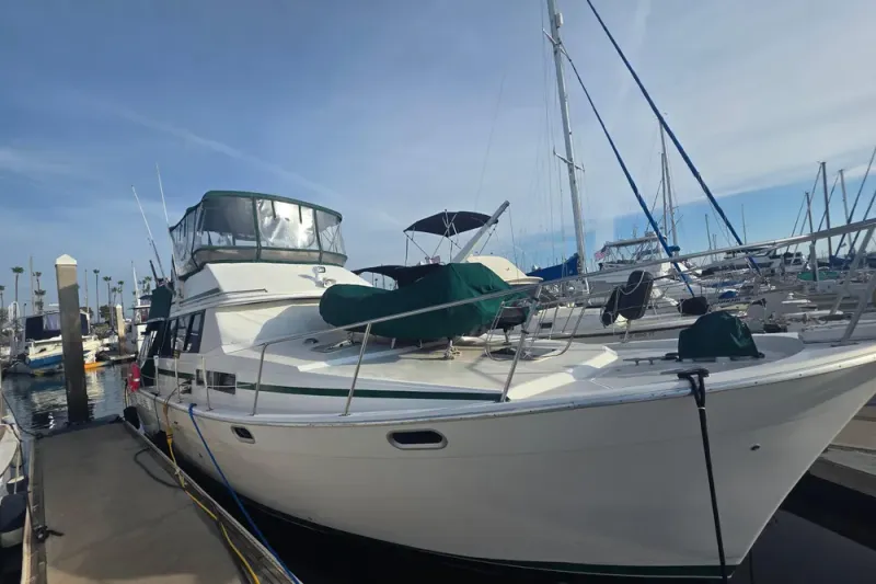 Slide: The Image of Bayliner 3888 Motoryacht 1990 - 3