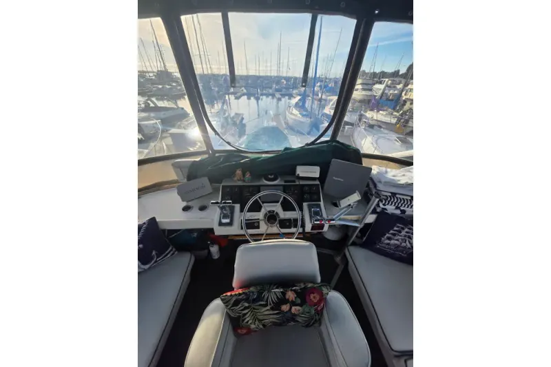 Slide: The Image of Bayliner 3888 Motoryacht 1990 - 32