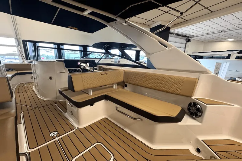 Slide: The Image of Sea Ray SDX 270 Outboard 2025 - 11