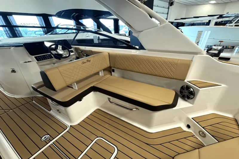 Slide: The Image of Sea Ray SDX 270 Outboard 2025 - 12