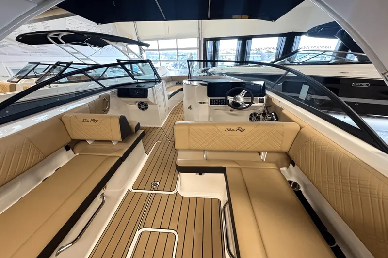 Slide: The Image of Sea Ray SDX 270 Outboard 2025 - 14