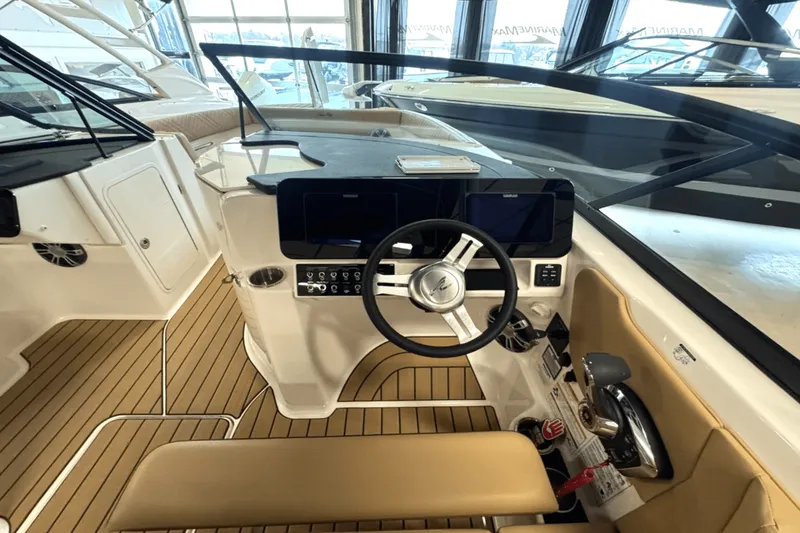 Slide: The Image of Sea Ray SDX 270 Outboard 2025 - 19