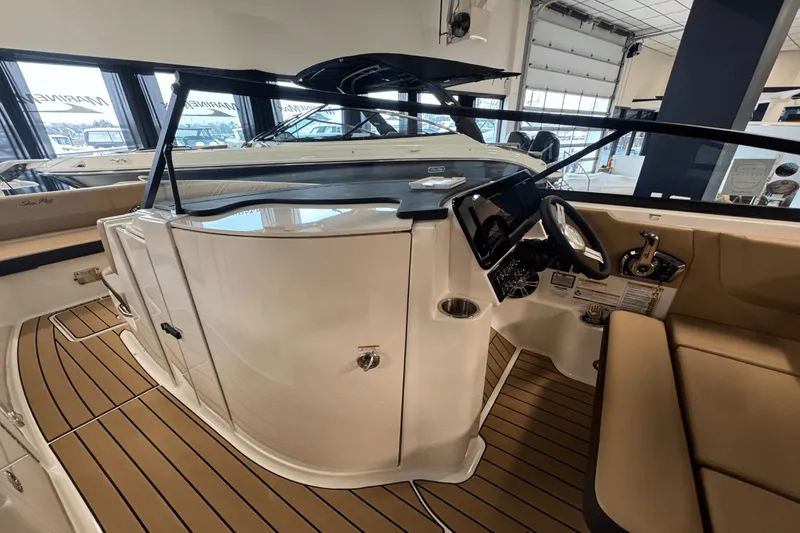 Slide: The Image of Sea Ray SDX 270 Outboard 2025 - 21