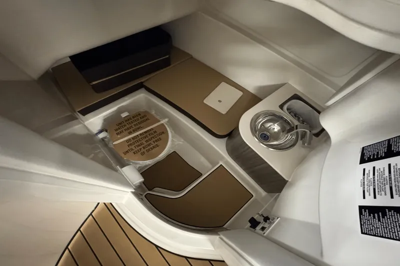 Slide: The Image of Sea Ray SDX 270 Outboard 2025 - 24